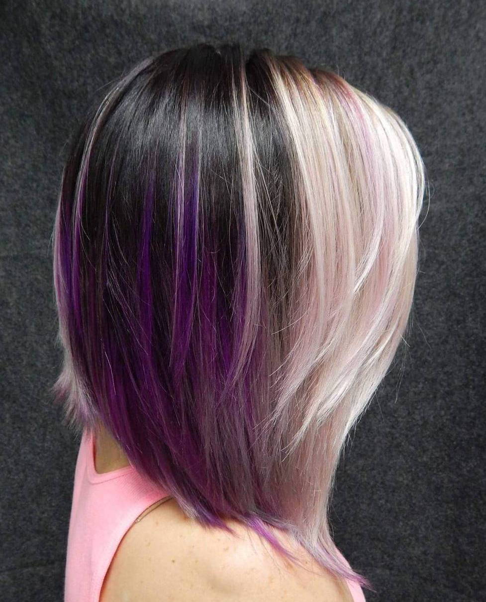 有紫色聚焦的金发和棕色头发