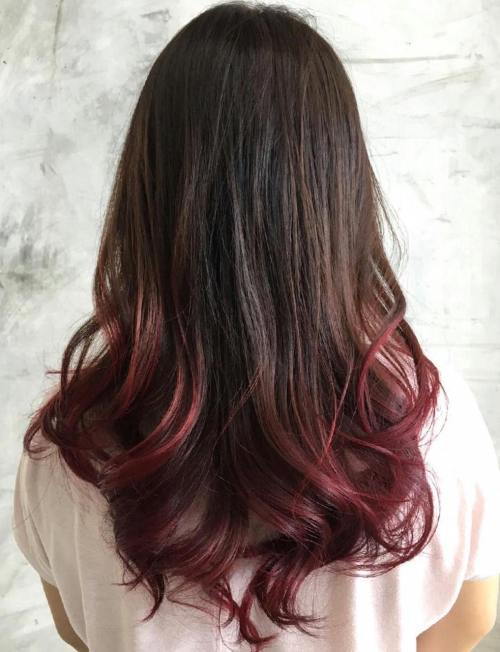 Temný Brown Hair With Burgundy Dip Dye