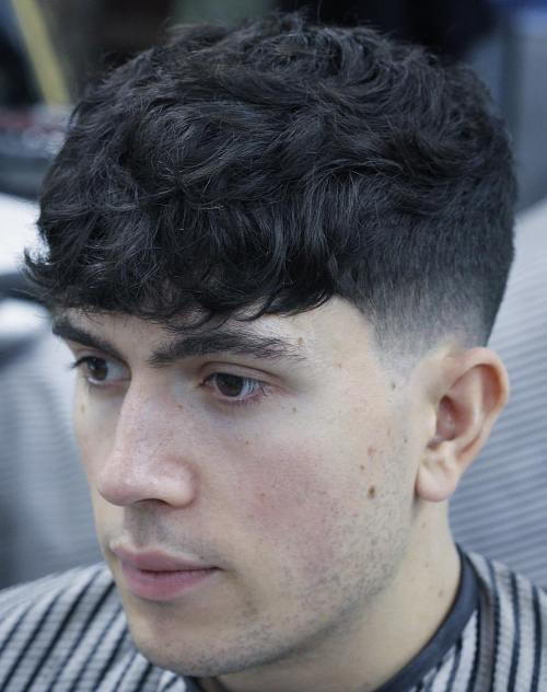 Krátký Men's Haircut For Curly Hair