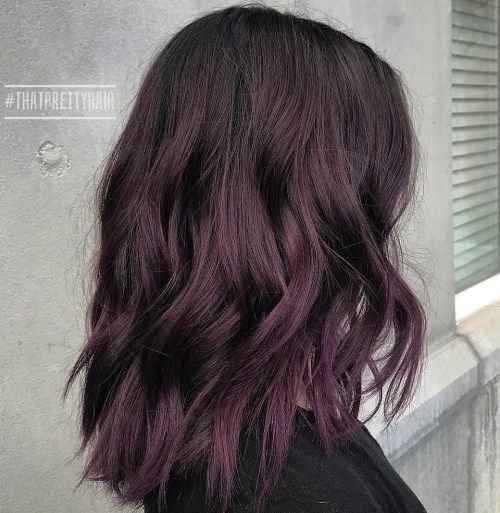 微妙的黑紫色头发
