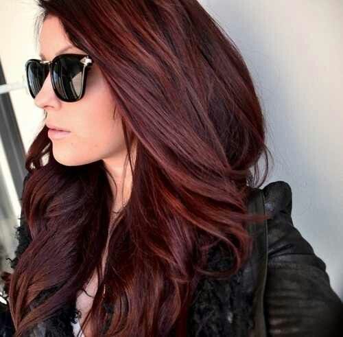 temný brown burgundy hair color