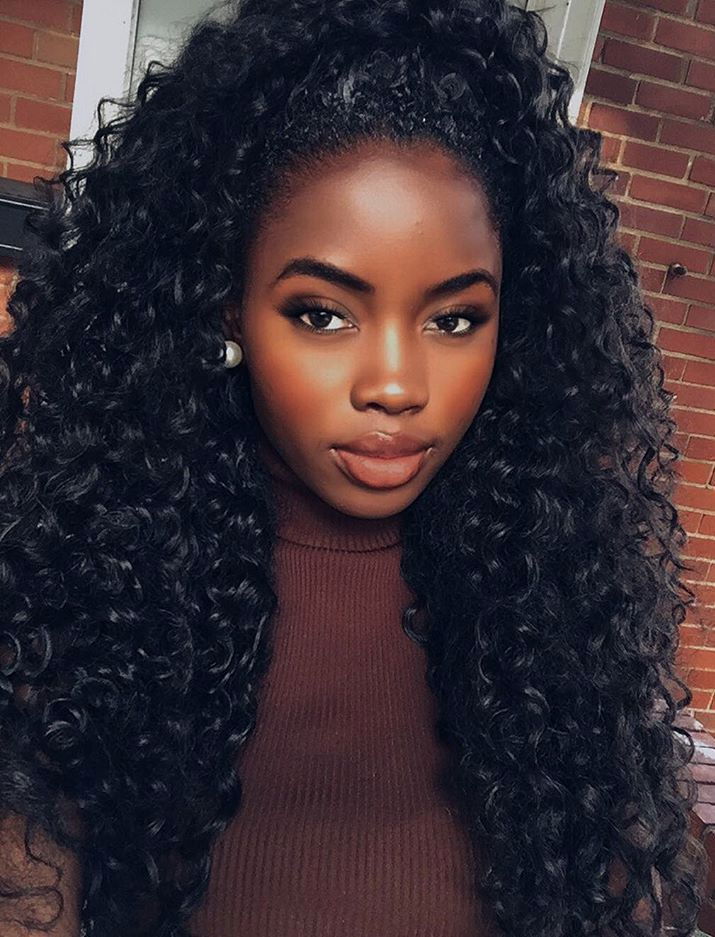дълго curly weave hairstyle