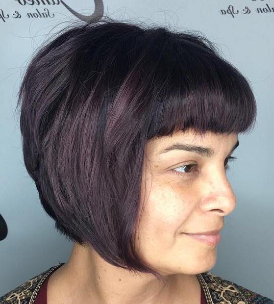 Délka brady Stacked Bob With Bangs
