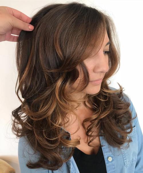дълго Layered Curled Hairstyle