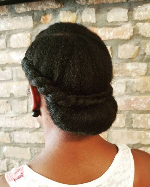ниско Rolled Updo With A Twist