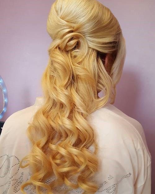 къдрав Half Updo For Thick Hair