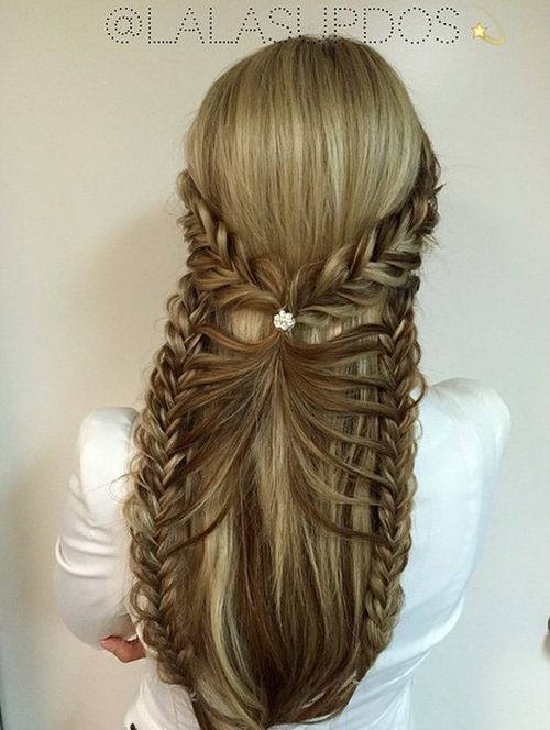 фантазия braided half up hairstyle