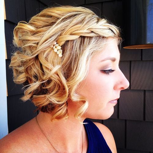 къдрав blonde bob with a braid for prom