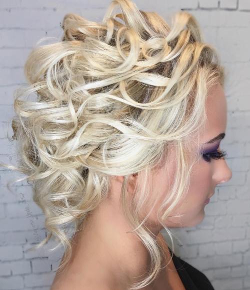 Рус Curly Prom Updo