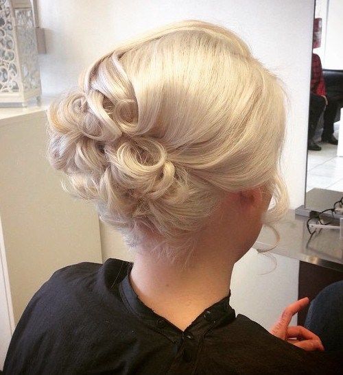 формален blonde curly updo for shorter hair