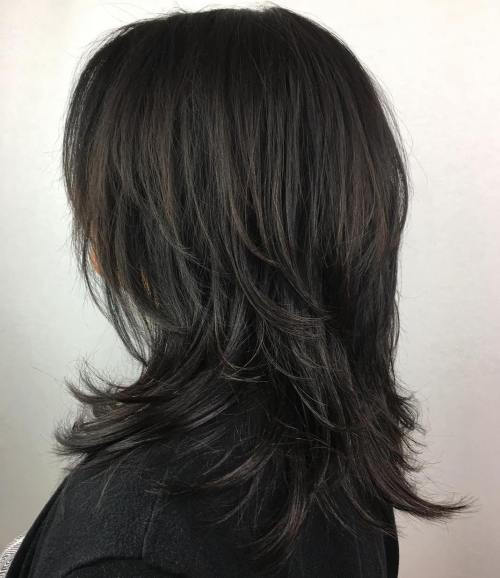 черно Mid-Length Shag Hairstyle