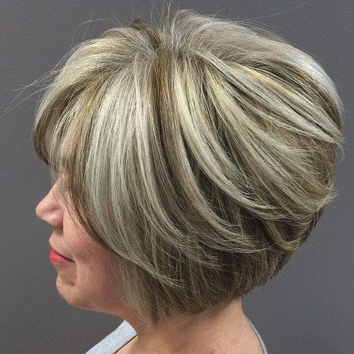 Светлина Brown Bob With Silver Highlights