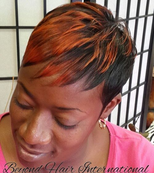 Afričan American short edgy hairstyle with highlights