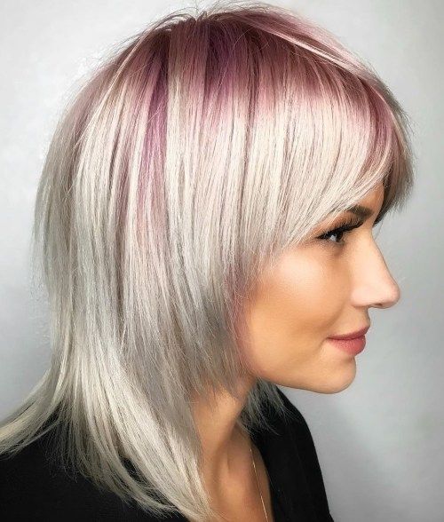 Bílý Blonde Hairstyle With Pastel Pink Roots