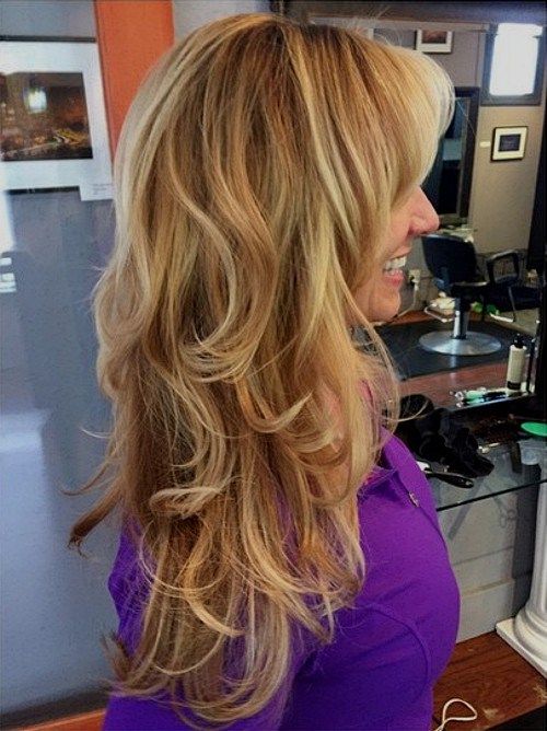 дълго layered caramel blonde hair