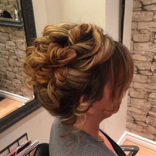 Připnuto Curly Updo For Shorter Hair