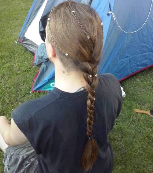 Männer's Long Braided Hairstyle