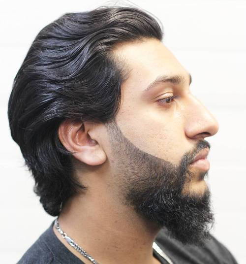Mittlere Männer's Hairstyle With Beard