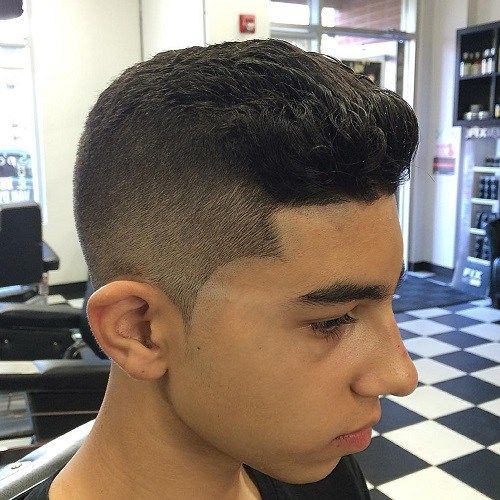 Quiff Haircut für Teenager