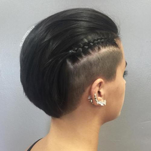 Къс Hairstyle With Side Undercut