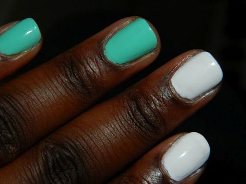 цвят blocking on nails trends