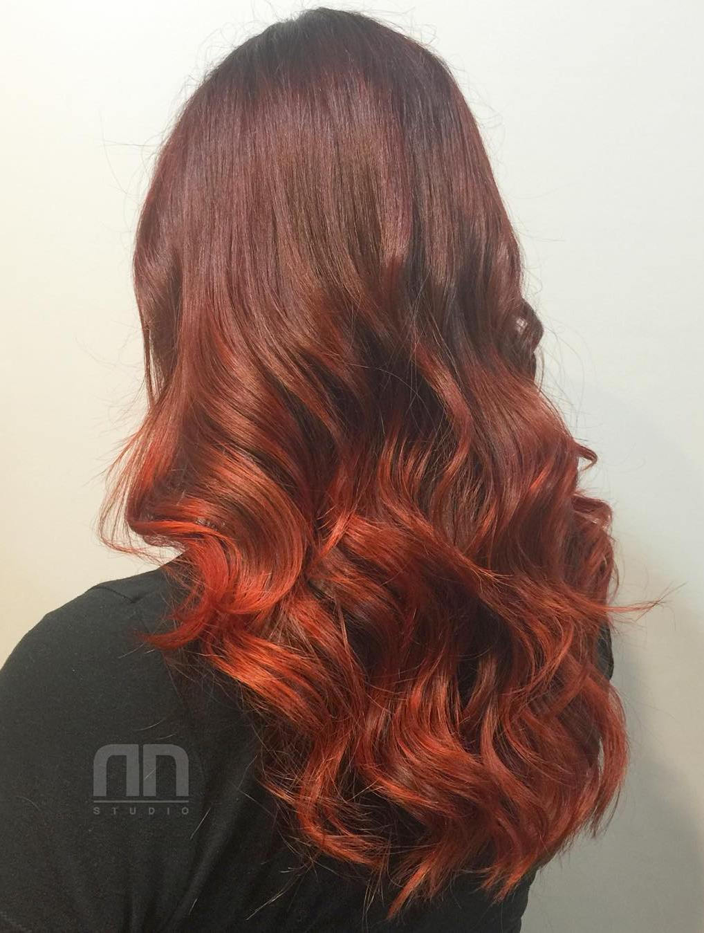 Rotes Ombre-Haar