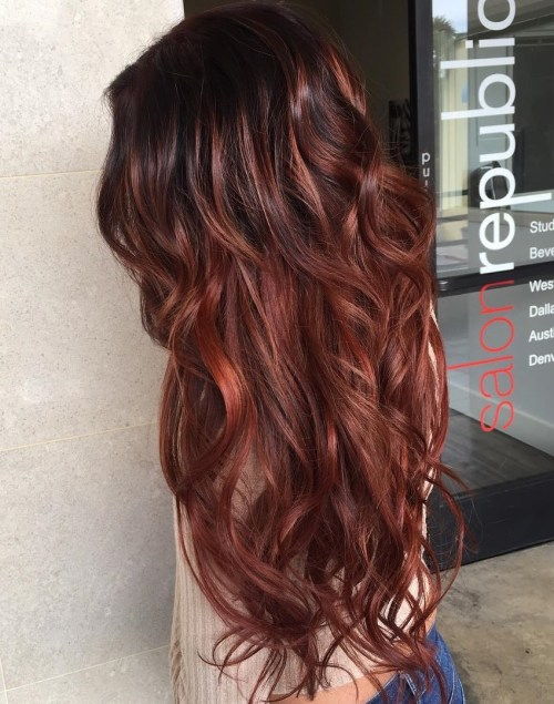 тъмен brown hair with highlights