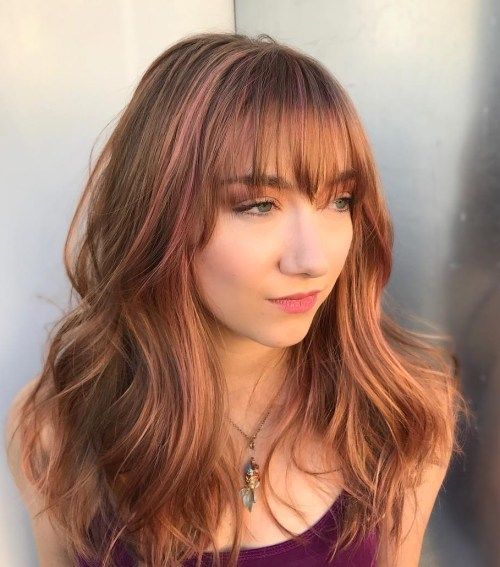 светлина red wavy hairstyle with bangs