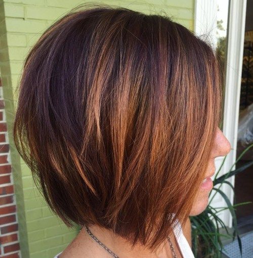 разрошена Layered Side-Parted Bob