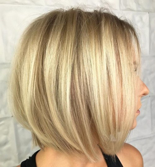 Рус Balayage Bob With Stretched Roots