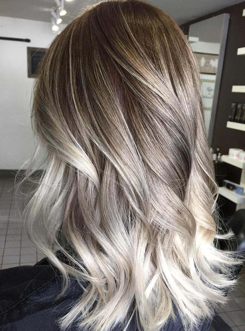 пепел Blonde Ombre Balayage