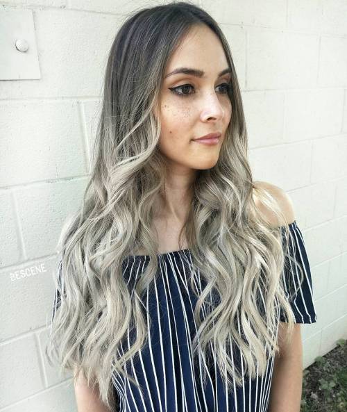 дълго Ash Blonde Ombre Hair