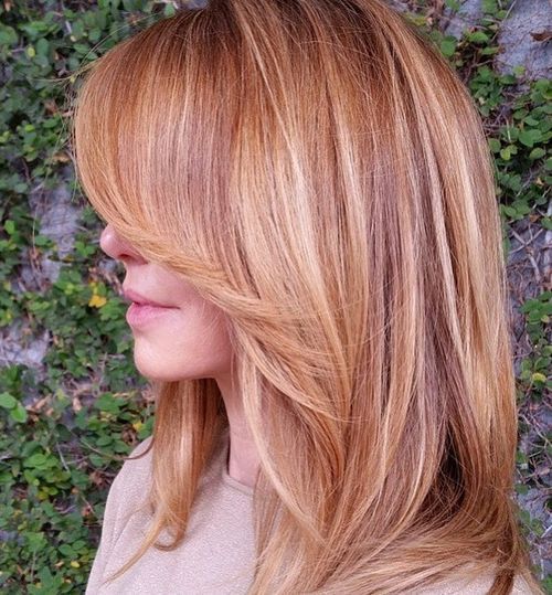 vrstvené strawberry blonde hair with highlights