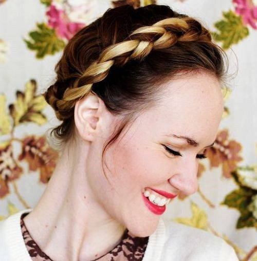 snadný updo with crown braid
