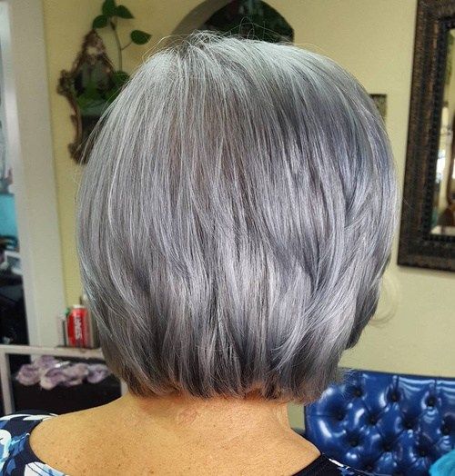 Krátký To Medium Layered Gray Hairstyle