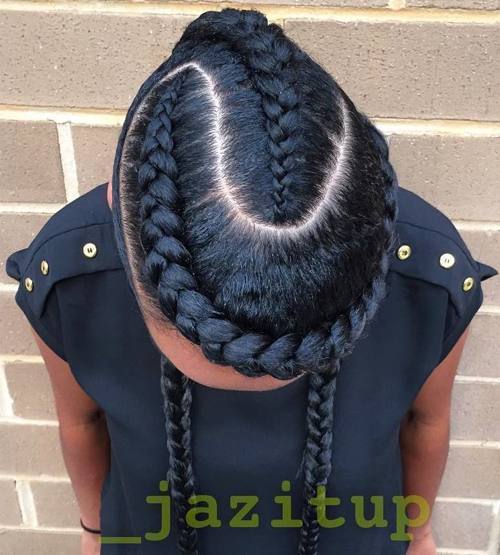 tvořivý braided hairstyle with goddess braids