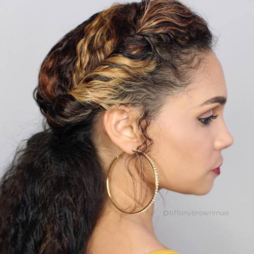 корона Twist And Low Pony For Curly Hair