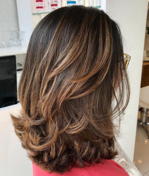 Střední Layered Hairstyle For Thick Hair