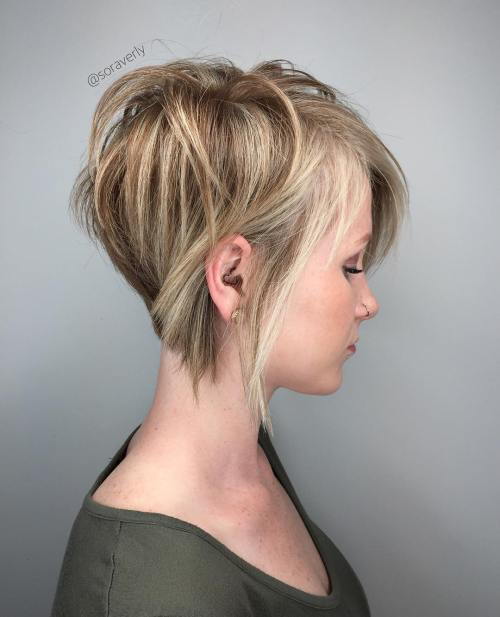 дълго Blonde Pixie With Highlights