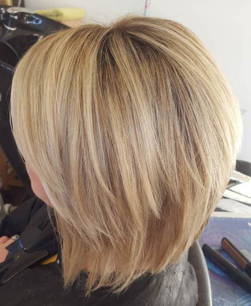 blondýnka chopped bob haircut