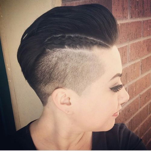 къс mohawk with closely clipped sides for women