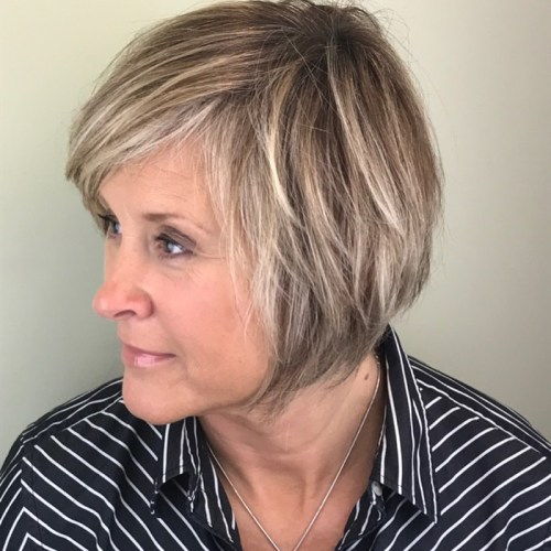 Челюст-Дължина Layered Haircut Over 50