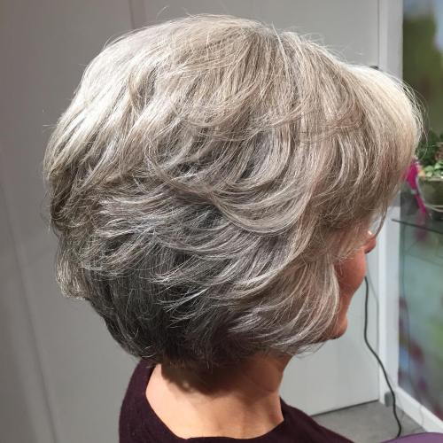 Кратко и среден Layered Gray Haircut