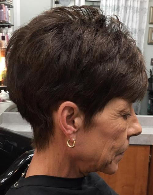 Pixie Frisur für ältere Frauen