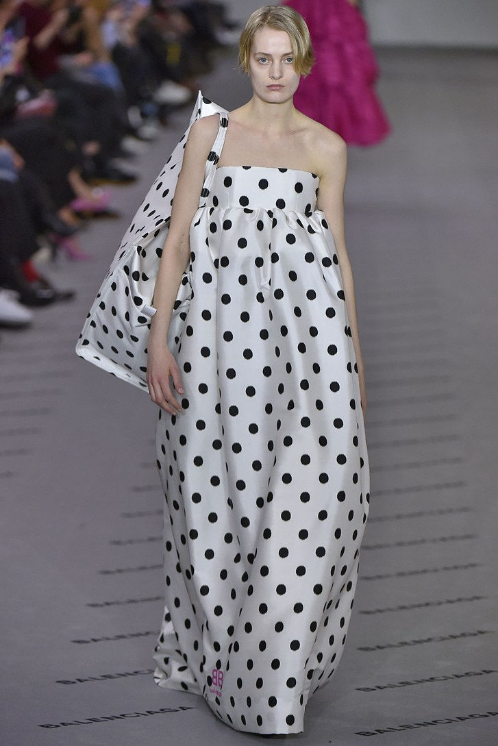 Balenciaga: Runway - Paris Fashion Week Womenswear خريف / شتاء 2023/2023