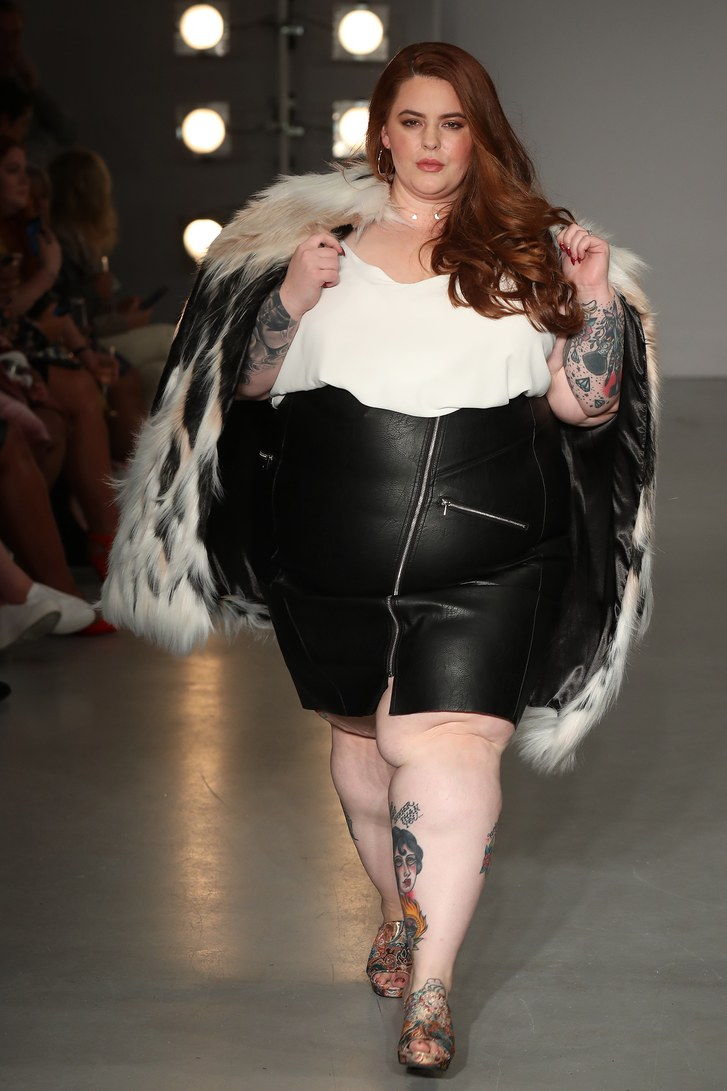 Einfach'Curve Catwalk' During London Fashion