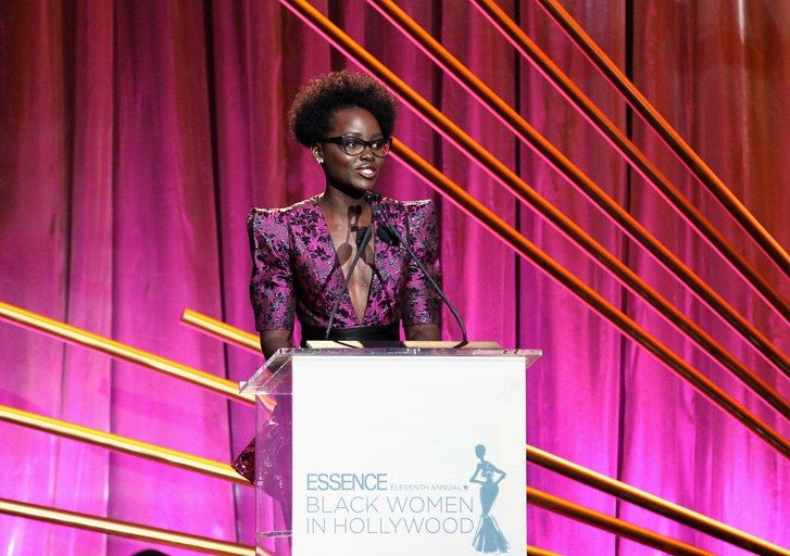 لوبيتا نيونغ'o Glasses 2023 Essence Black Women In Hollywood Oscars Luncheon