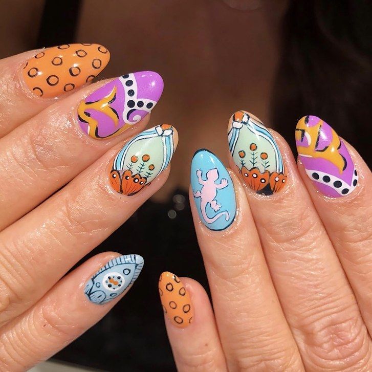 Manikúra with bright designs by Vanity Projects Nails (@vanityprojects on Instagram)