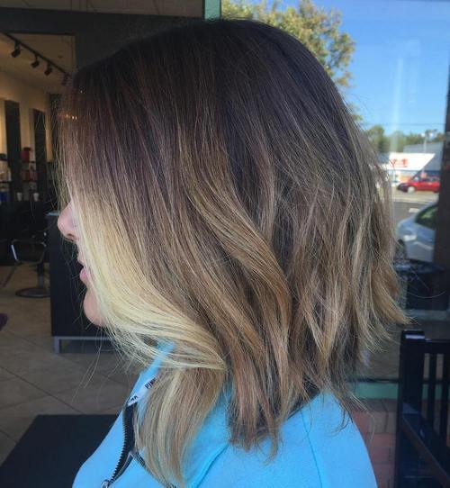 тъмен brown lob with light brown and blonde ombre highlights