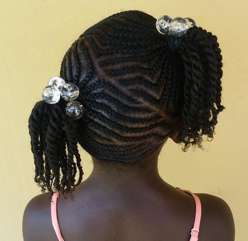 Černá girls braided hairstyle